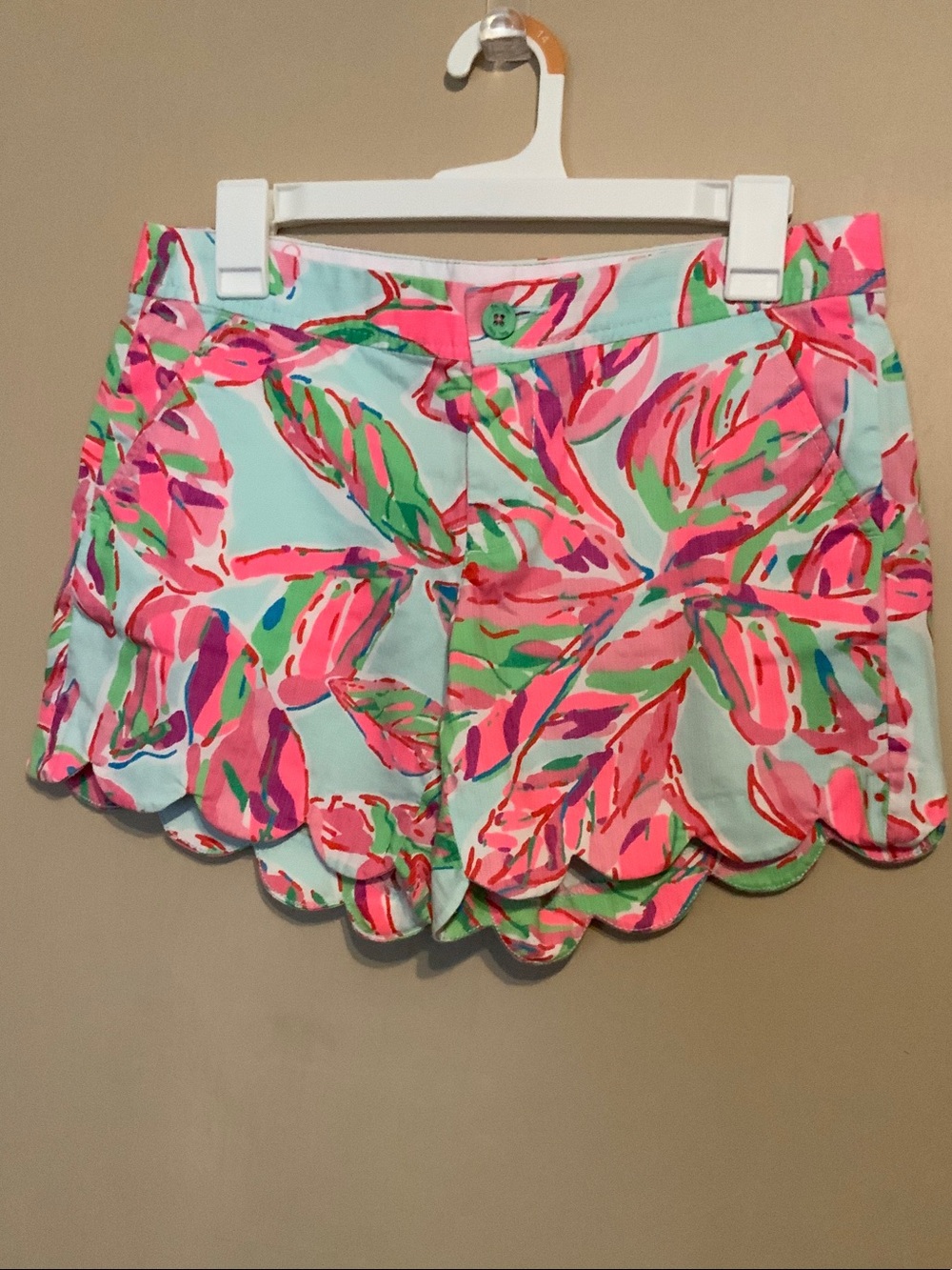 Lilly Pulitzer Scalloped Hem Shorts, sz 4